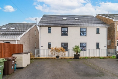 4 bedroom House for sale